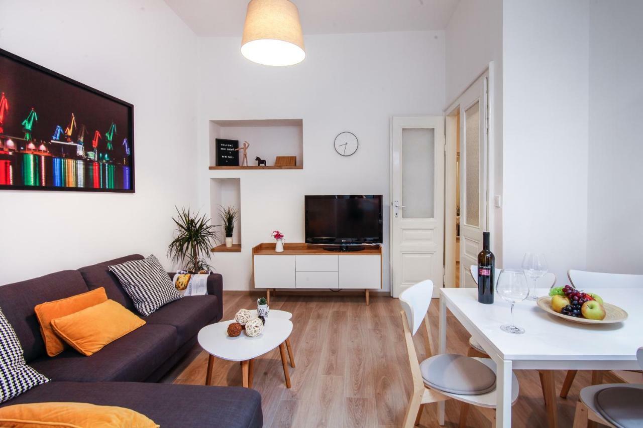 Apartment Kensi*** Pula Extérieur photo