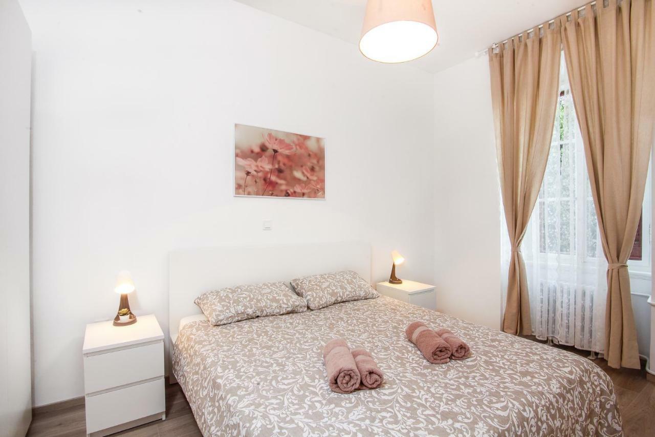 Apartment Kensi*** Pula Extérieur photo