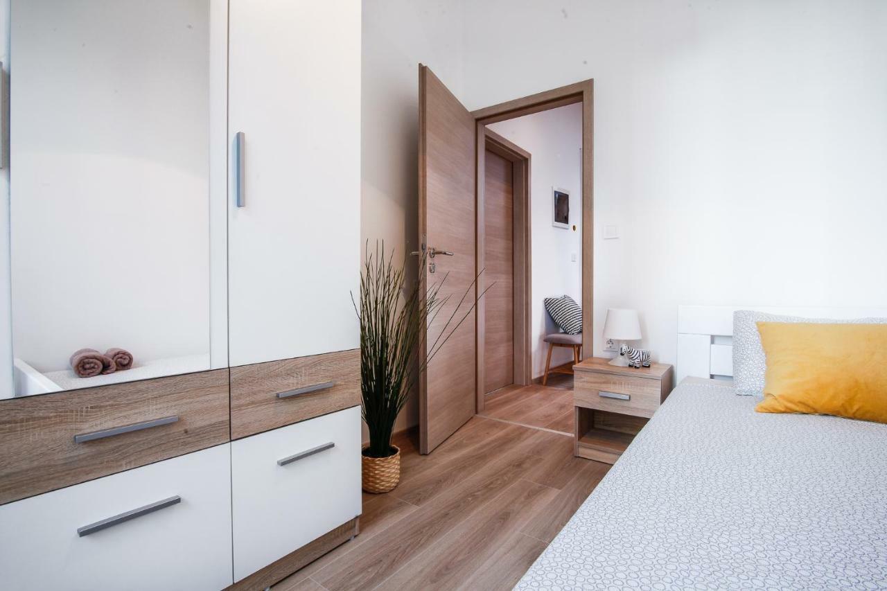 Apartment Kensi*** Pula Extérieur photo