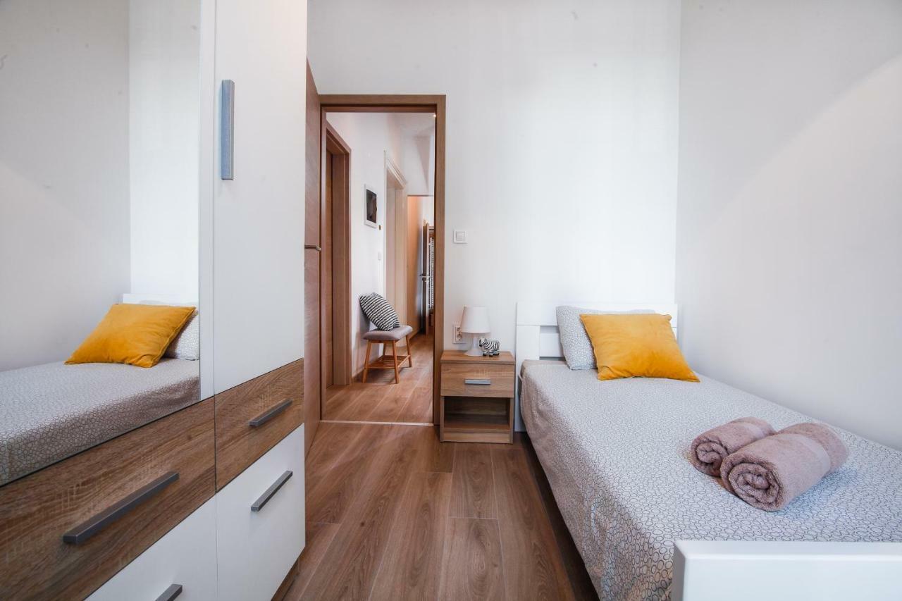 Apartment Kensi*** Pula Extérieur photo