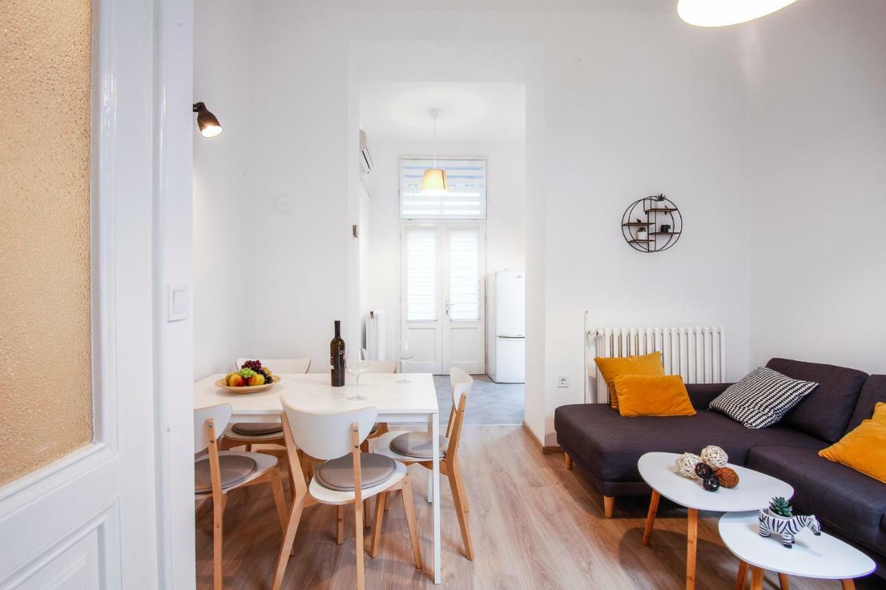 Apartment Kensi*** Pula Extérieur photo